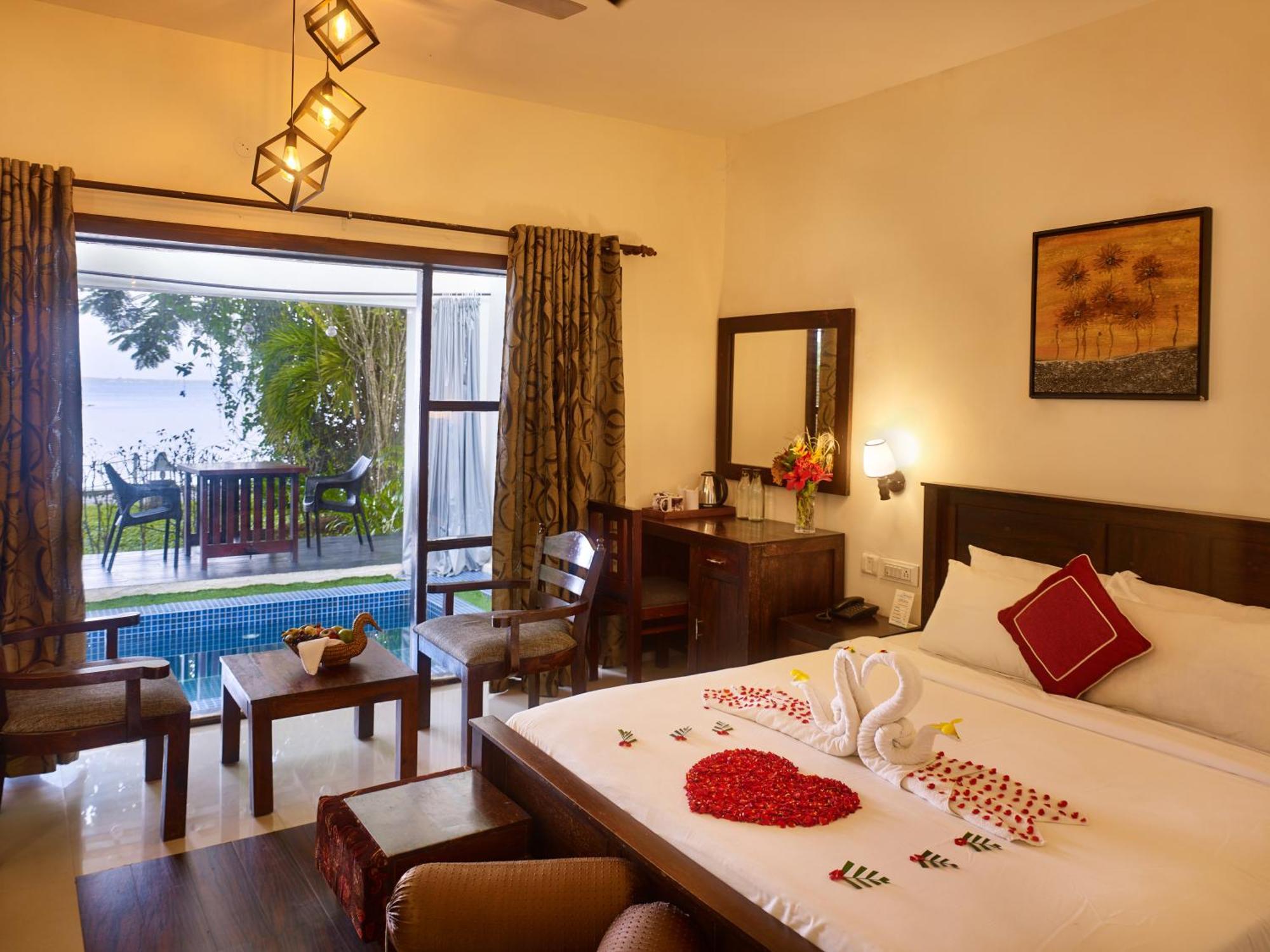 Deshadan Backwater Resort - The Best Sunrise View Alappuzha Bagian luar foto