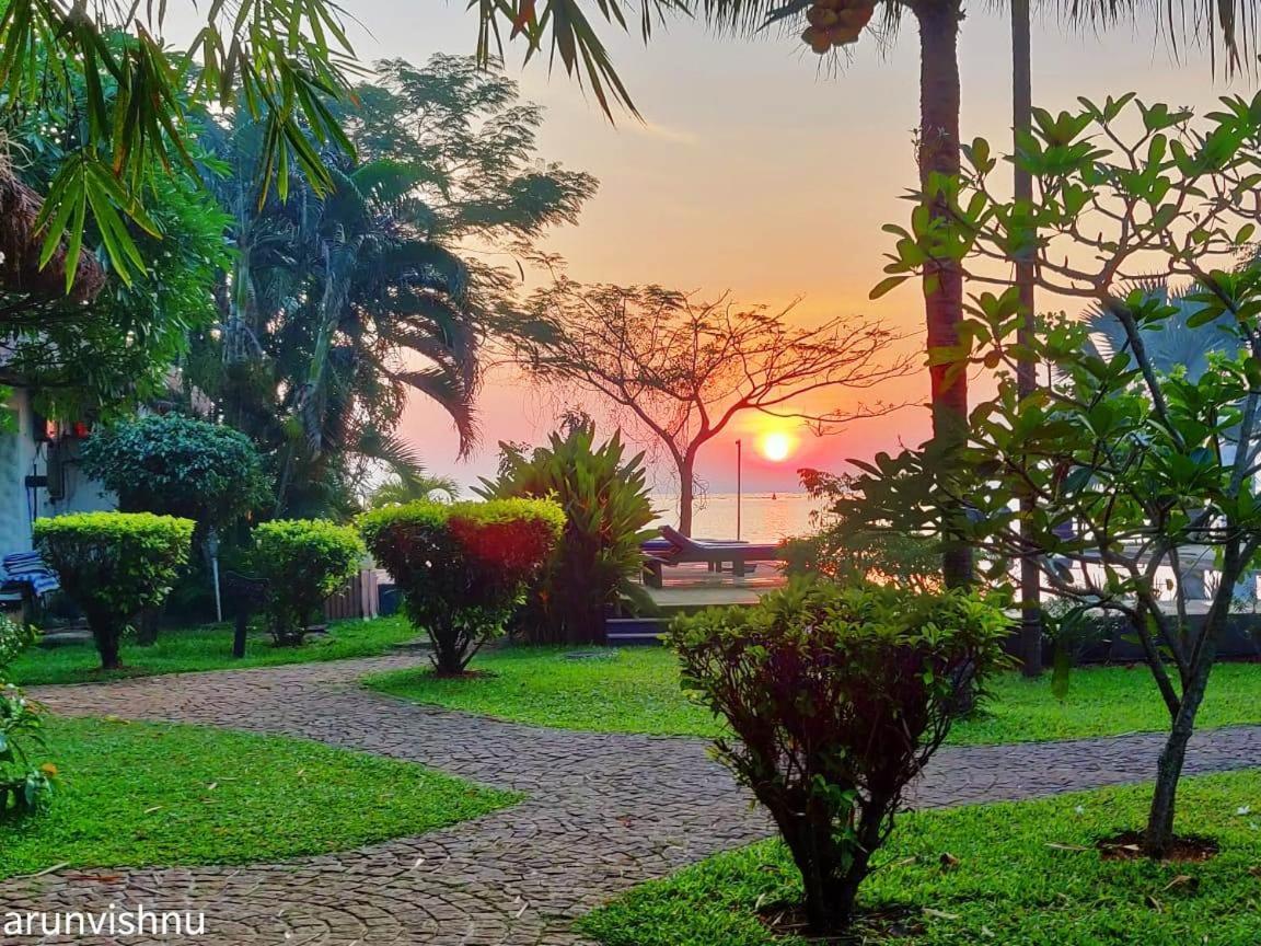 Deshadan Backwater Resort - The Best Sunrise View Alappuzha Bagian luar foto